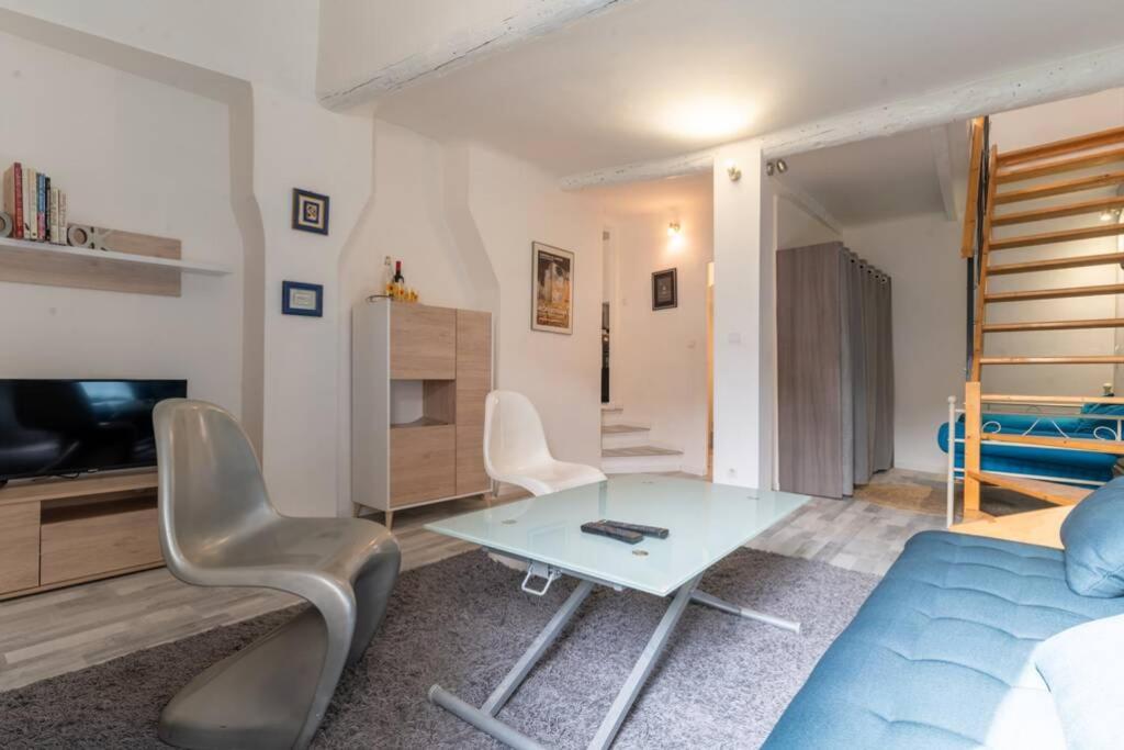 Le Charme du médiéval dans un appartement cosy Hyères Exterior foto